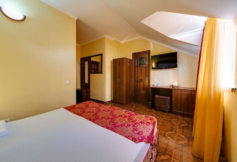 سوییت جونیور, Marton Villa Baden