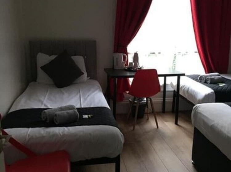 Семейный Номер, Queens Guesthouse Manchester