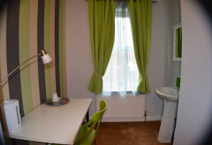 标准单人间, Queens Guesthouse Manchester