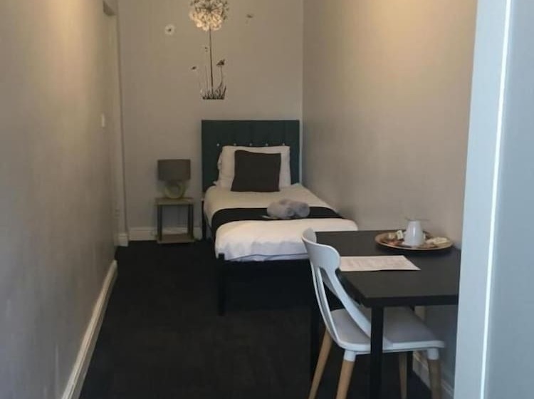 标准单人间, Queens Guesthouse Manchester