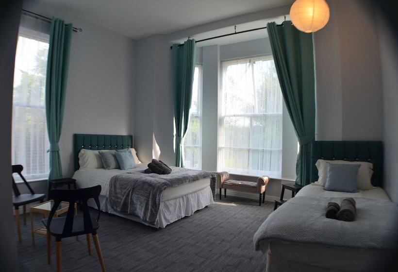 חדר סטנדרט לשלושה, Queens Guesthouse Manchester