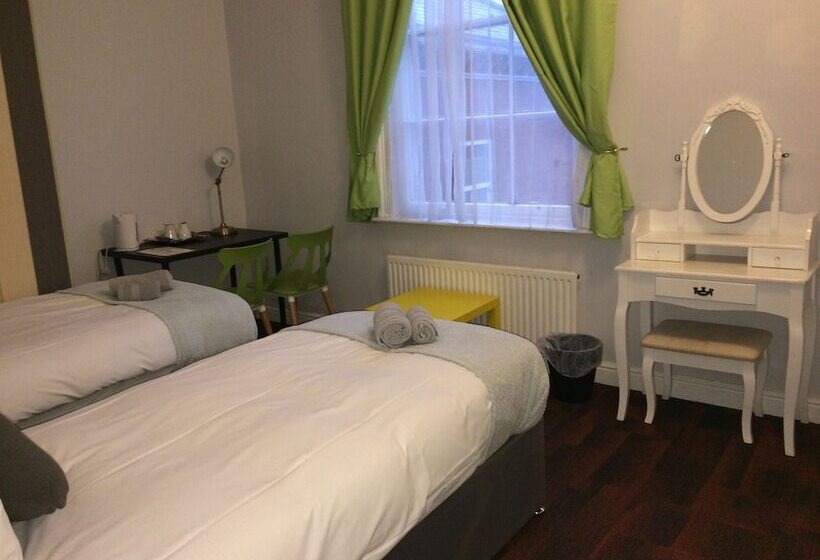 标准间, Queens Guesthouse Manchester