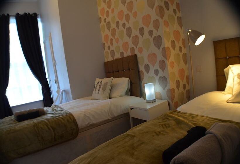 标准间, Queens Guesthouse Manchester