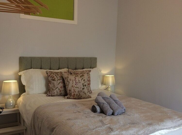 标准间, Queens Guesthouse Manchester