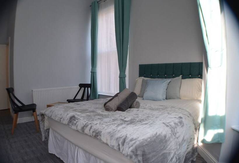 标准间, Queens Guesthouse Manchester