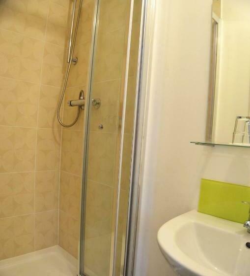 经济房, Queens Guesthouse Manchester