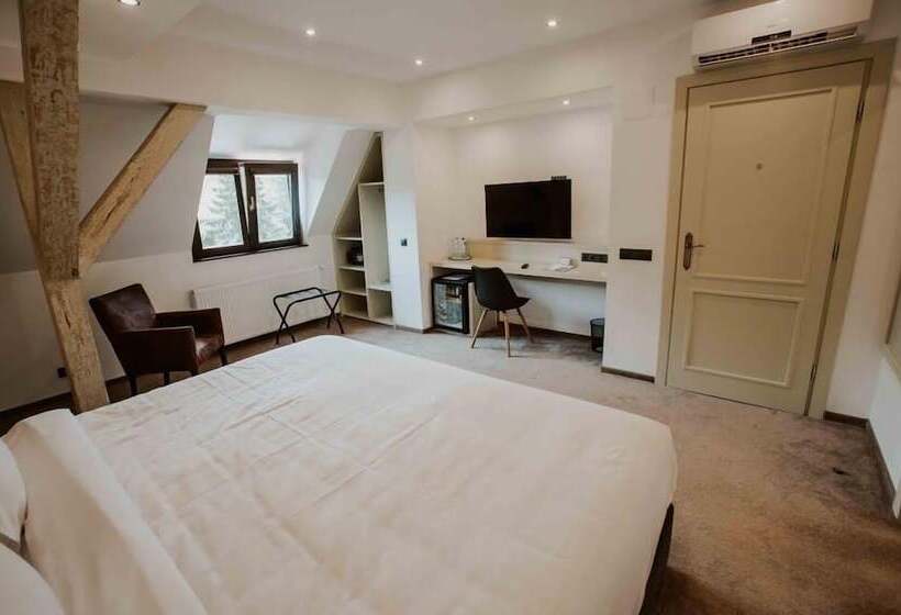 스탠다드 룸, Republique