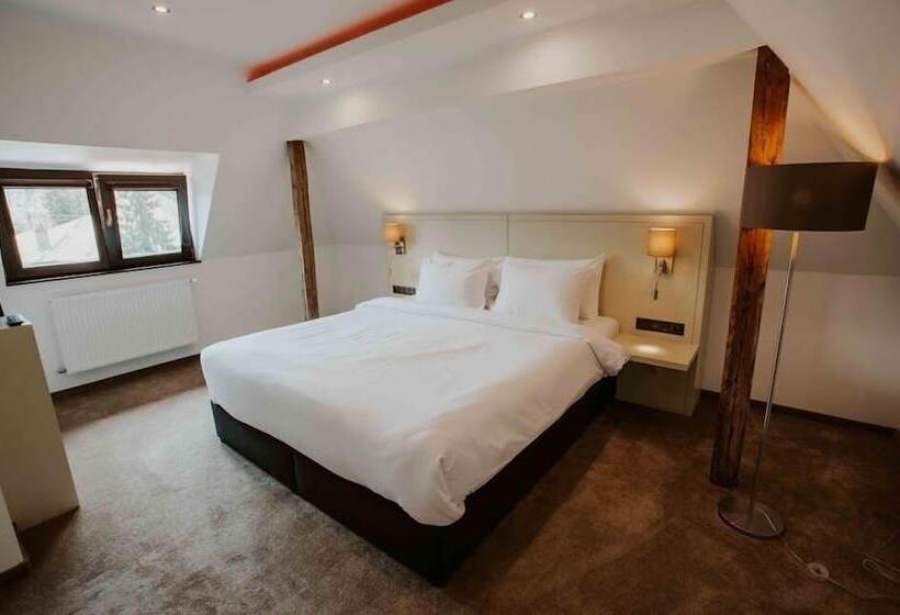 스탠다드 룸, Republique