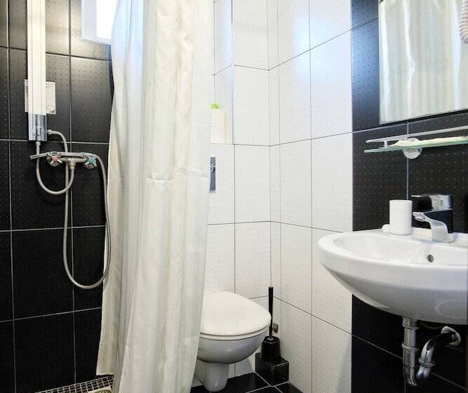 اتاق خانوادگی, Rodos