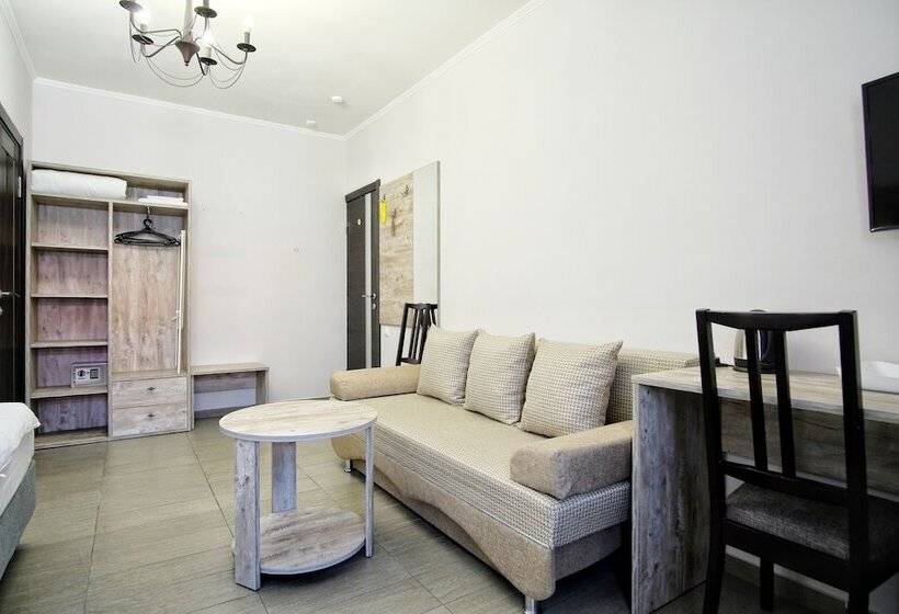 اتاق خانوادگی, Rodos