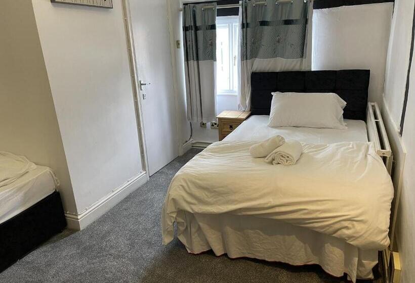 Номер Economy, The Old Bell