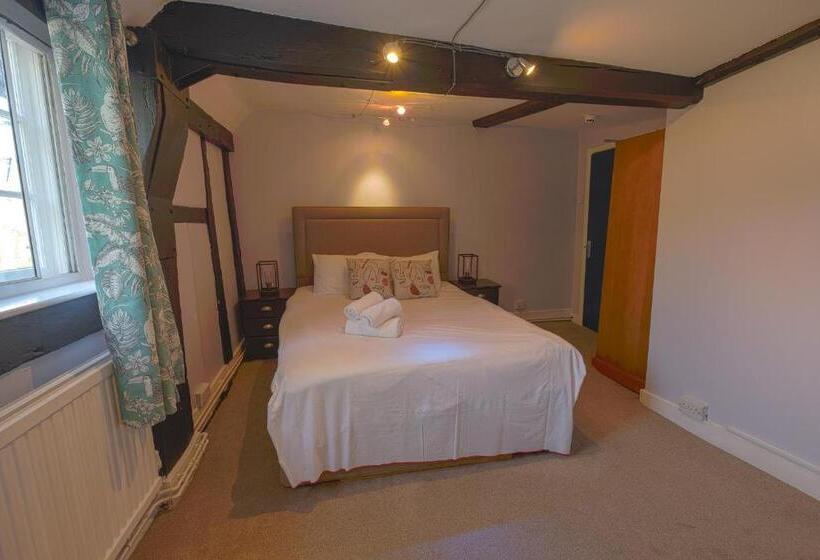 Номер Стандарт, The Old Bell