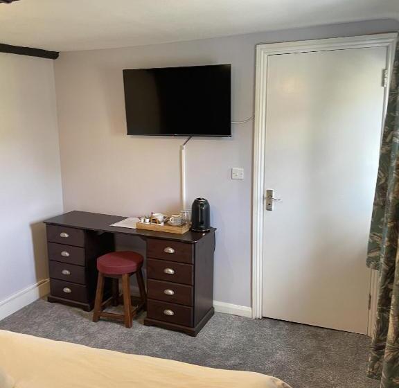 Номер Стандарт, The Old Bell