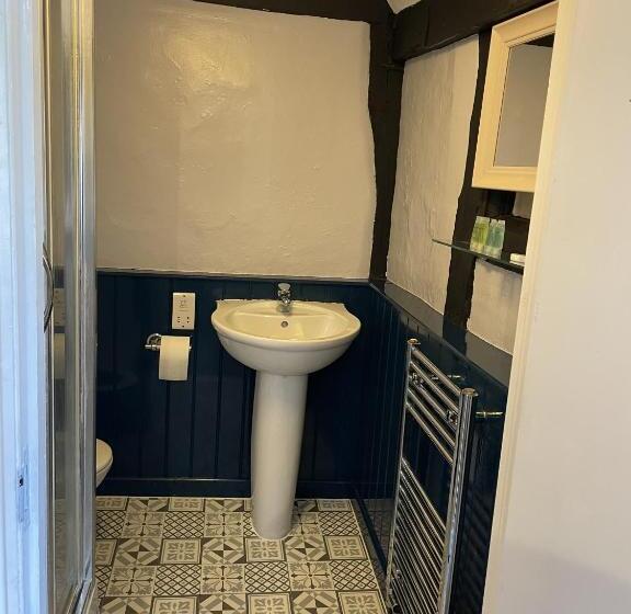 Номер Стандарт, The Old Bell