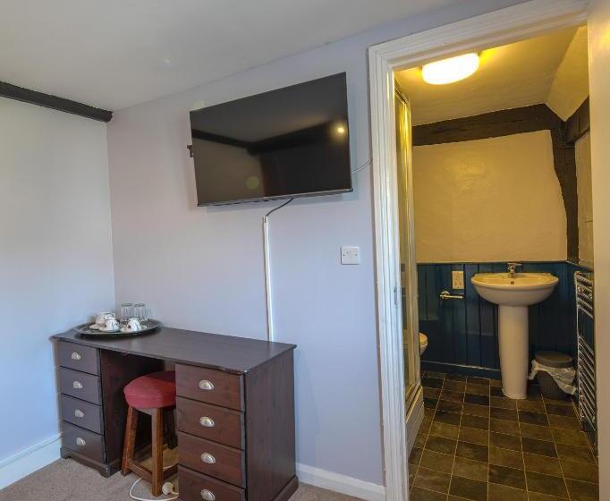 Номер Стандарт, The Old Bell