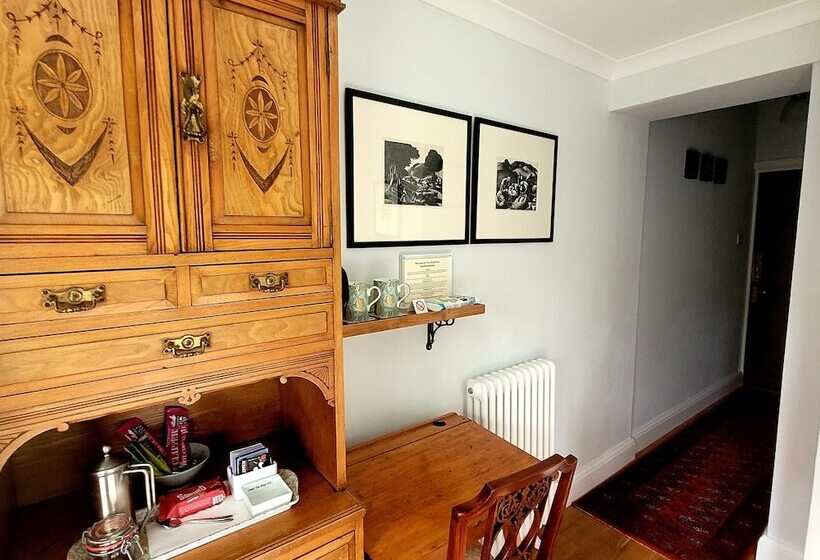 اتاق استاندارد, The Old School B&b