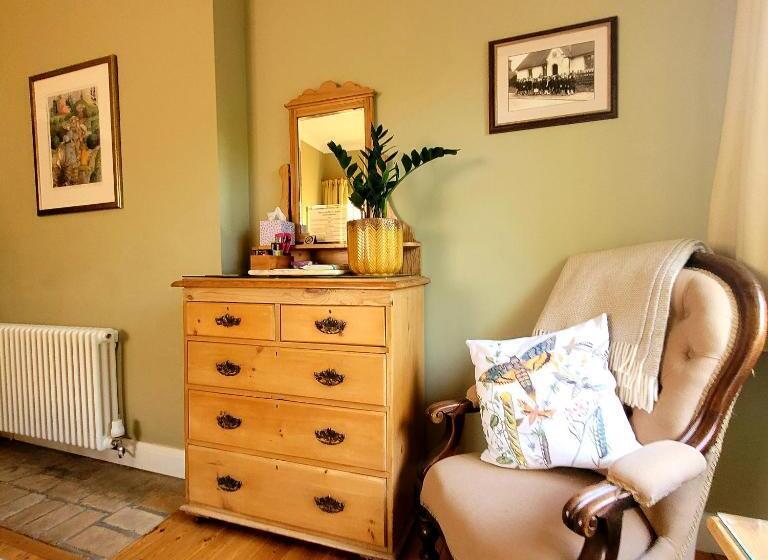 اتاق سوپریور با تخت بزرگ, The Old School B&b