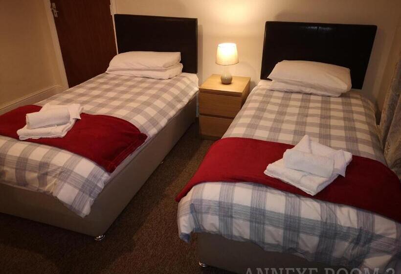 带共用浴室的标准房间, Westgate