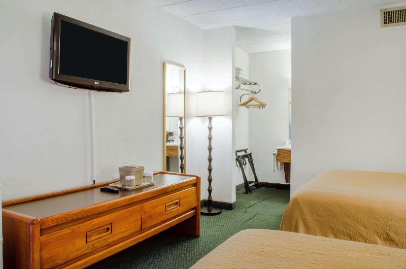 标准单人间共用浴室, Westgate