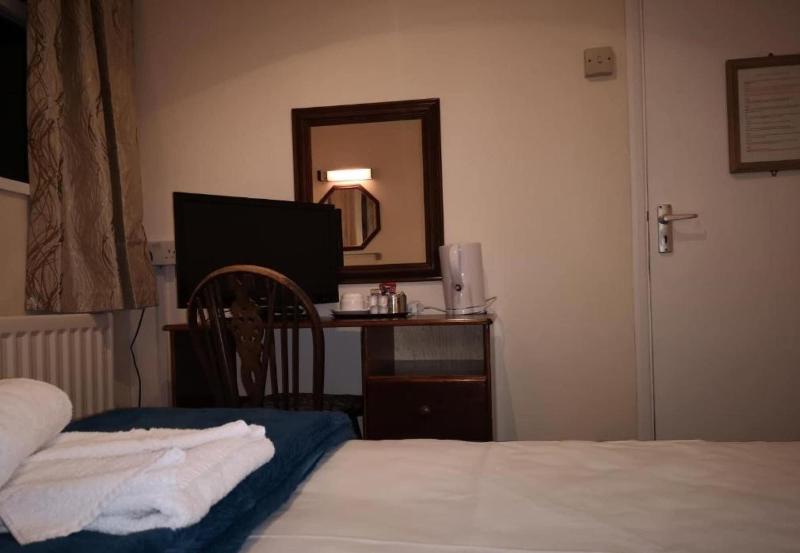 标准单人间, Westgate