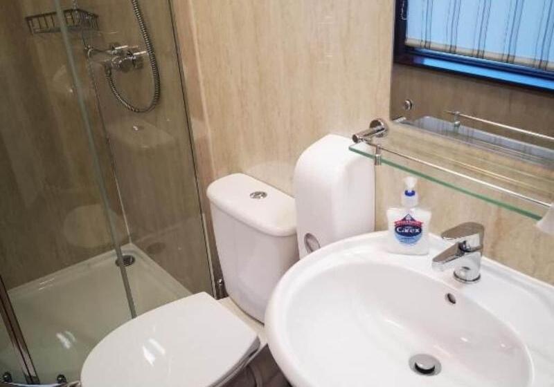 标准单人间, Westgate