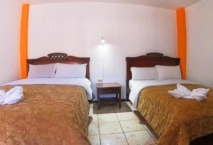 Standard Neljän Hengen Huone, Hostal Anais