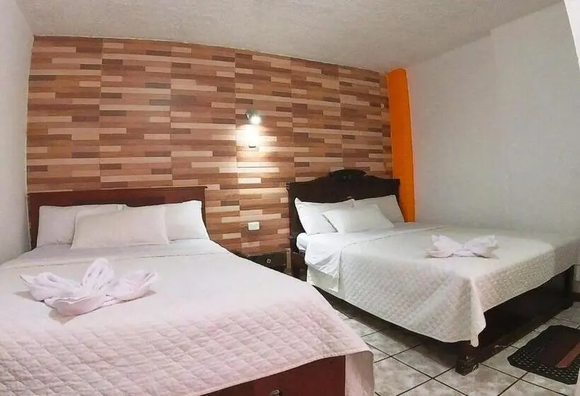Standard Neljän Hengen Huone, Hostal Anais