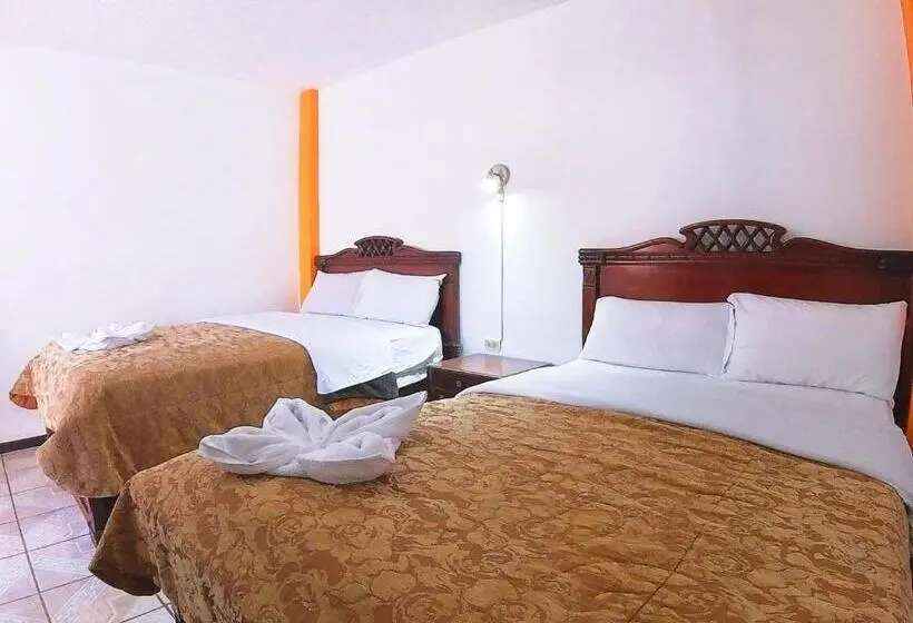 Standard Neljän Hengen Huone, Hostal Anais