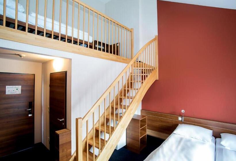 غرفة قياسية رباعية مزودة بشُرفة, Club Hotel Am Kreischberg