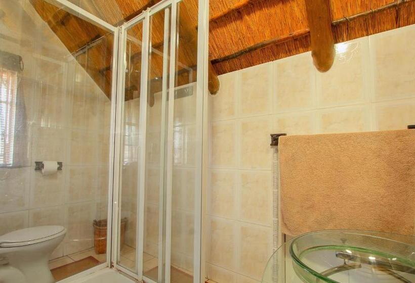 家庭间, All Over Africa Guest House