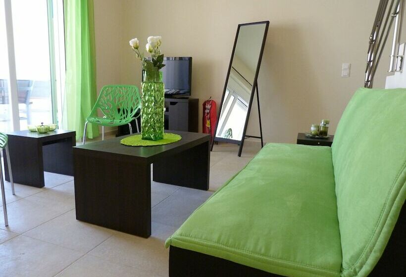 וילה בת 2 חדרי שינה, Azure Beach