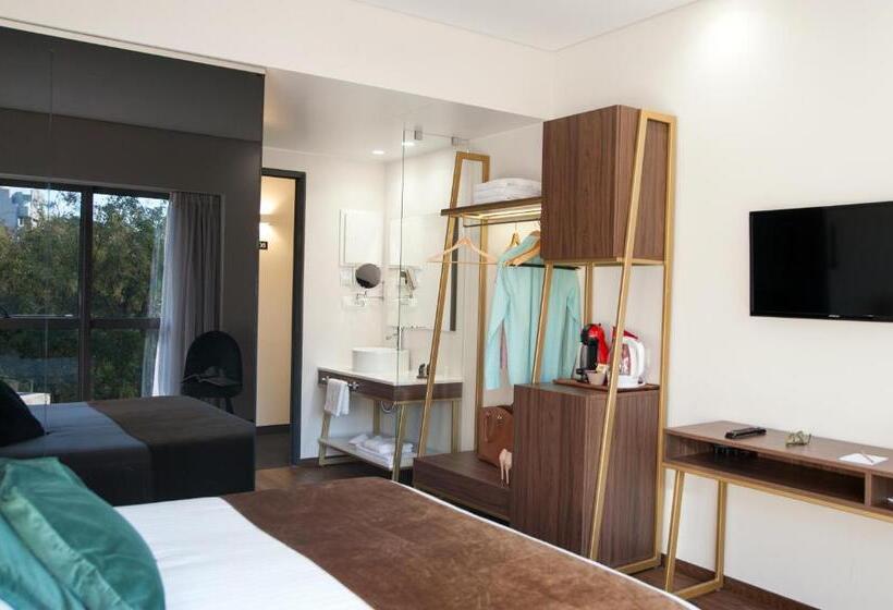 חדר סופריור עם נוף, B4b Athens Signature