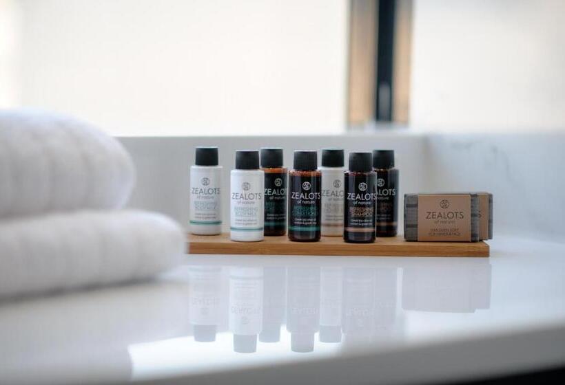 2 Bedroom Suite City View, B4b Athens Signature