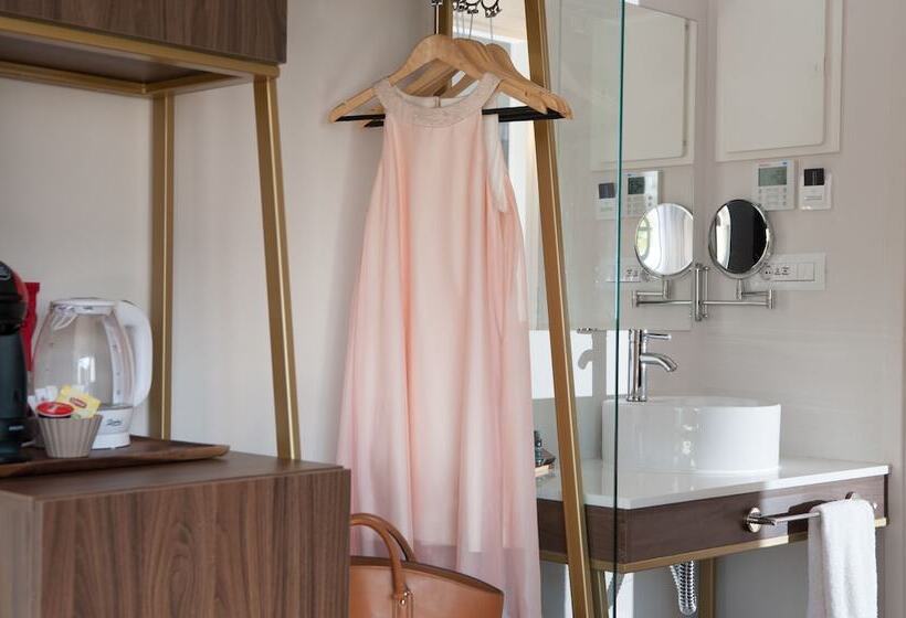 2 Bedroom Suite City View, B4b Athens Signature