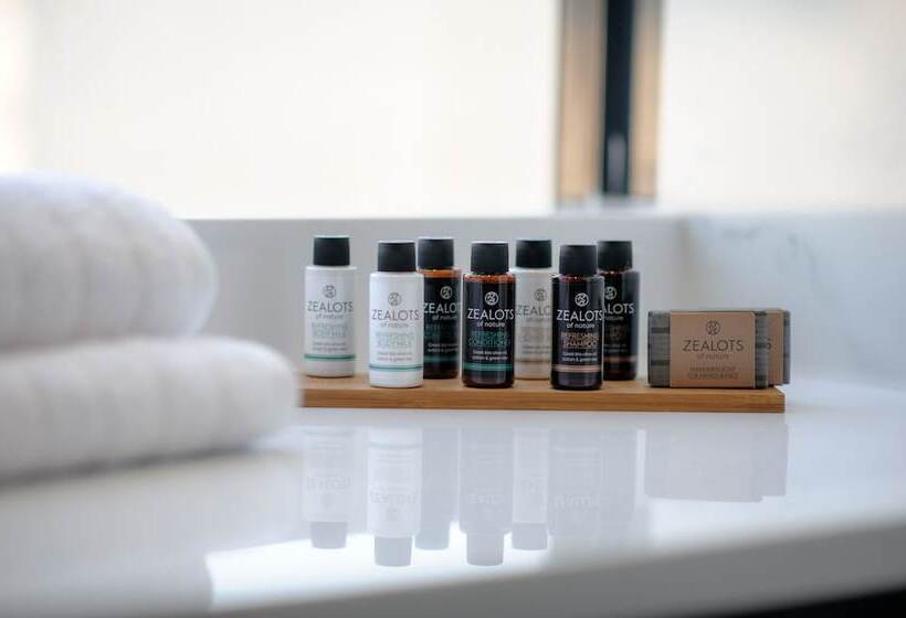 2 Bedroom Suite City View, B4b Athens Signature