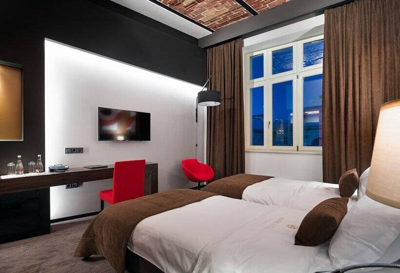 اتاق سوپریور, Bank