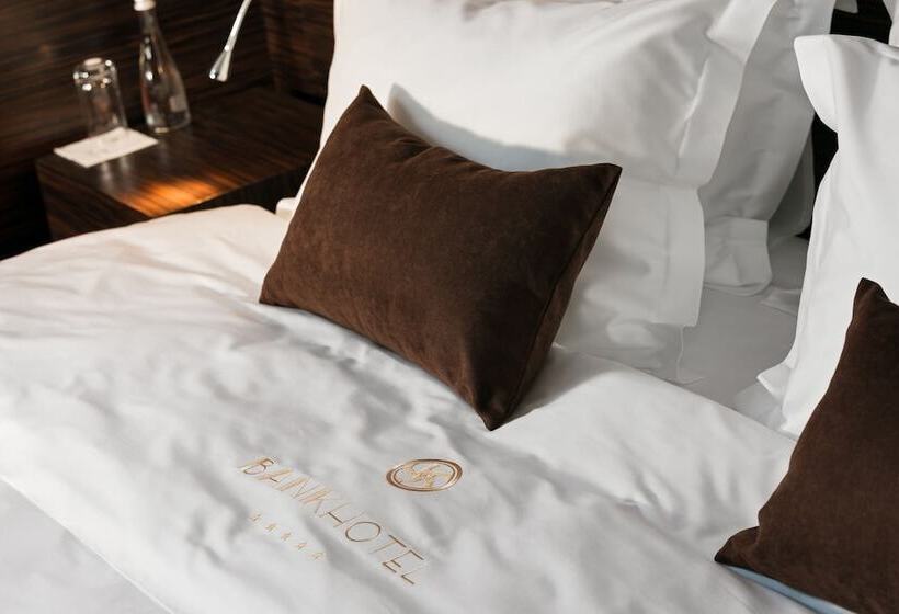 اتاق سوپریور, Bank