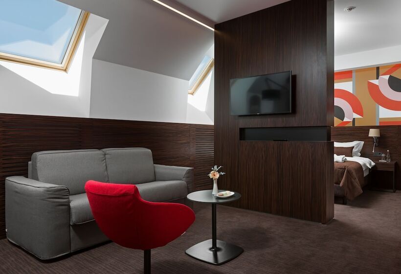 سوییت جونیور, Bank