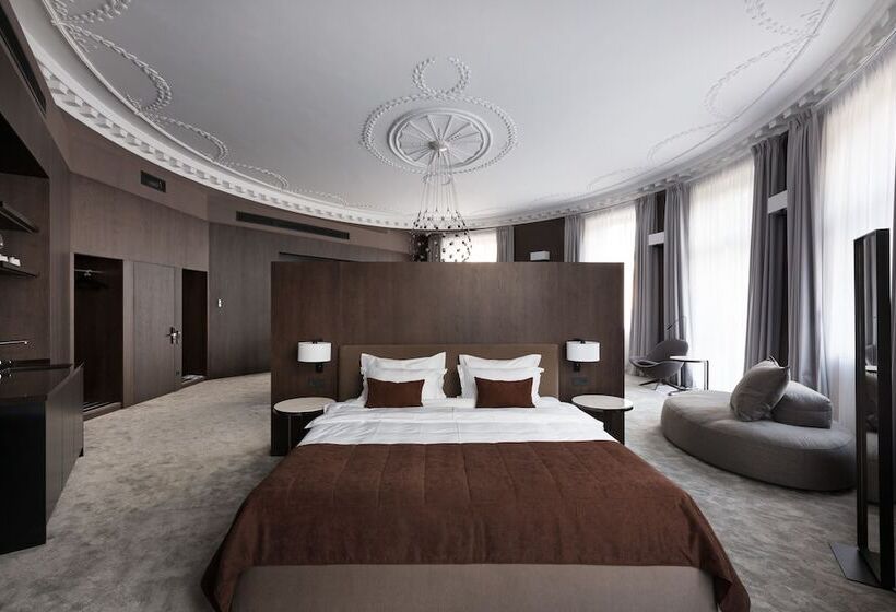 سوئیت پریمیوم, Bank