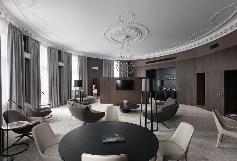 سوئیت پریمیوم, Bank