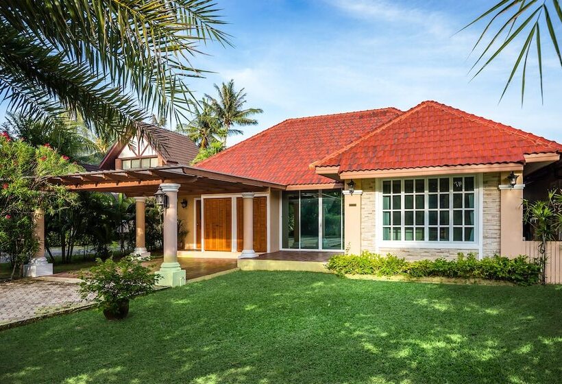 فيلا 3 غرف نوم مزودة بحمام سباحة, Fisherman Way Beach Villa