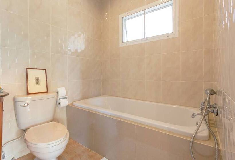 Вилла 4 Спальни, Fisherman Way Beach Villa
