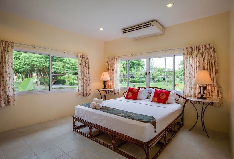 فيلا 3 غرف نوم مزودة بحمام سباحة, Fisherman Way Beach Villa