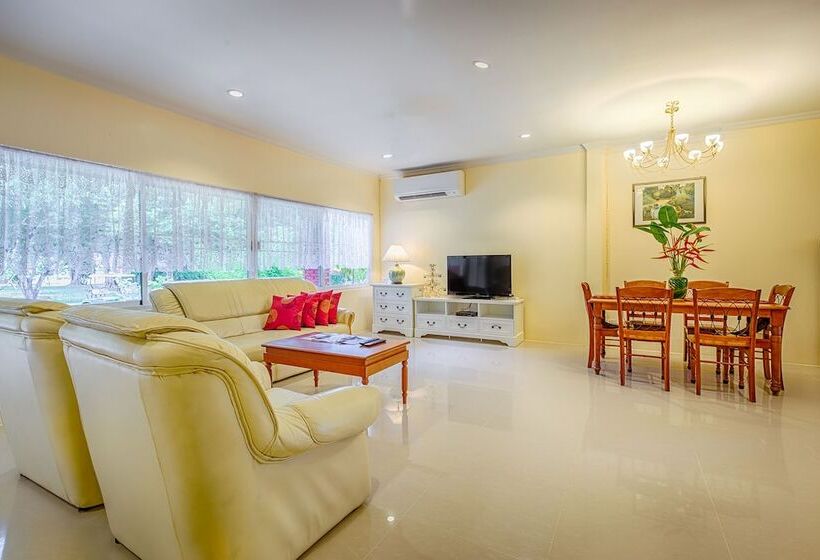 فيلا 3 غرف نوم مزودة بحمام سباحة, Fisherman Way Beach Villa