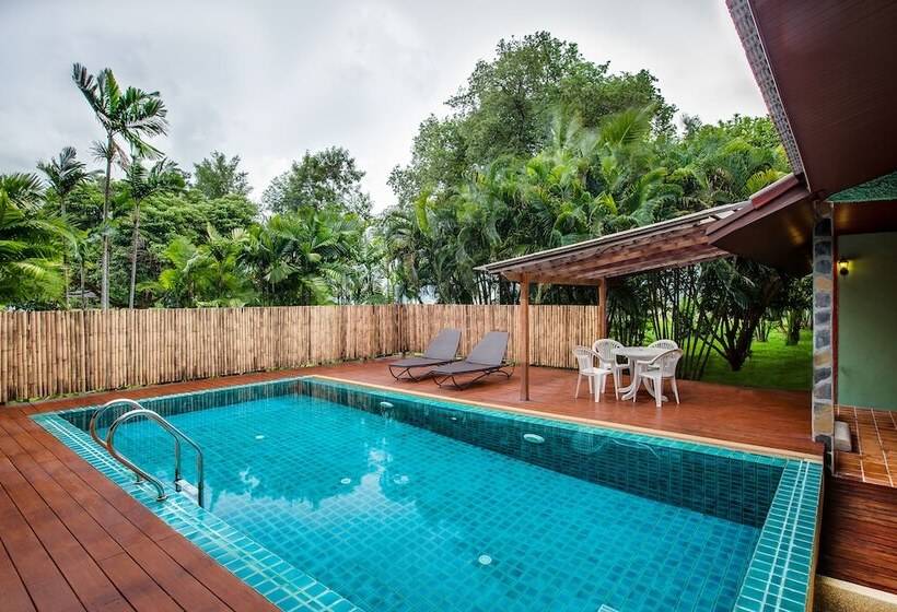 Вилла 3 Спальни с Бассейном, Fisherman Way Beach Villa