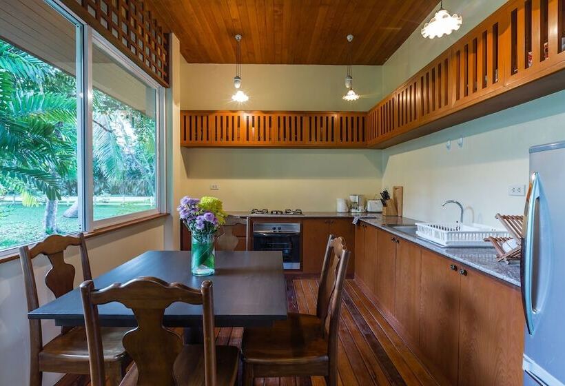 Вилла 2 Спальни, Fisherman Way Beach Villa