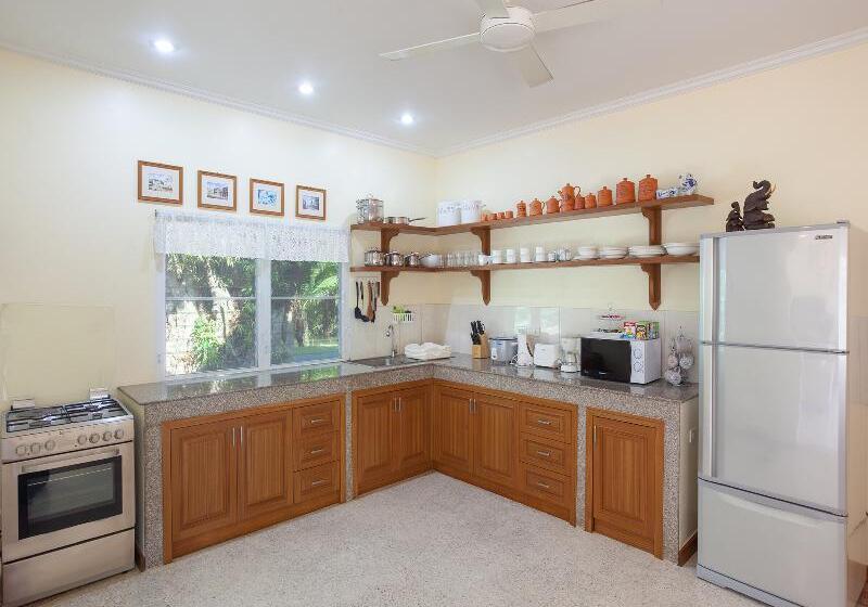 Вилла 4 Спальни, Fisherman Way Beach Villa