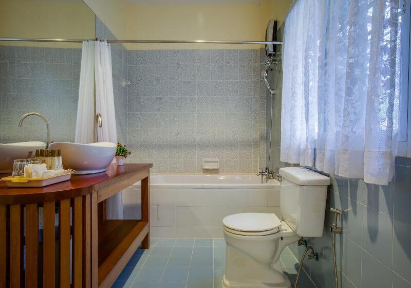 Вилла 3 Спальни с Бассейном, Fisherman Way Beach Villa