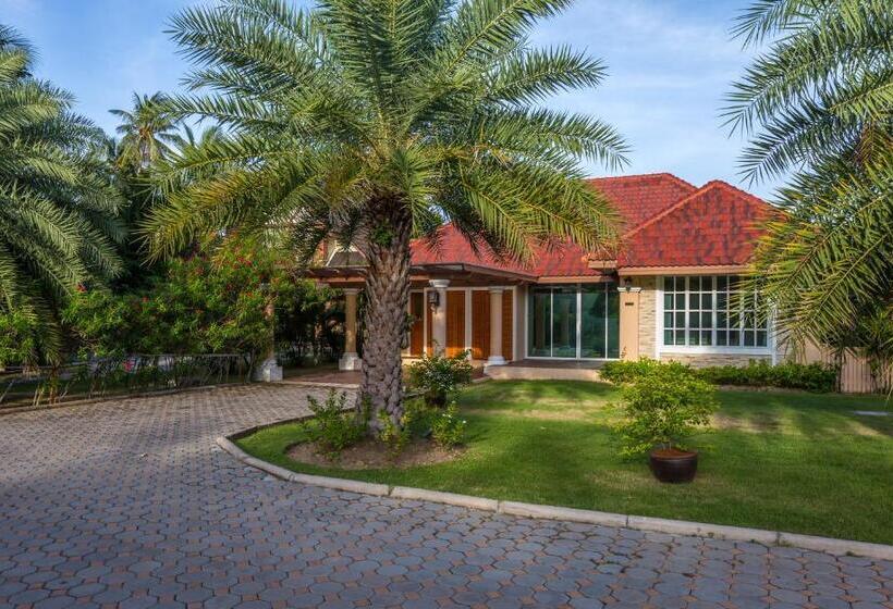 فيلا 3 غرف نوم مزودة بحمام سباحة, Fisherman Way Beach Villa