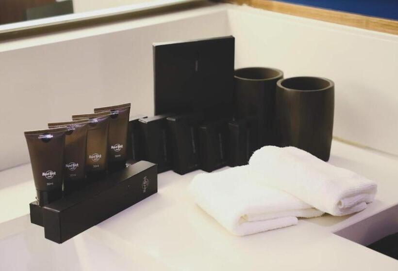 스탠다드 룸 킹사이즈 침대, Hard Rock Hotel Desaru Coast